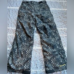 Columbia Awesome Camo Snow  Pants size M 10-12 NWOT